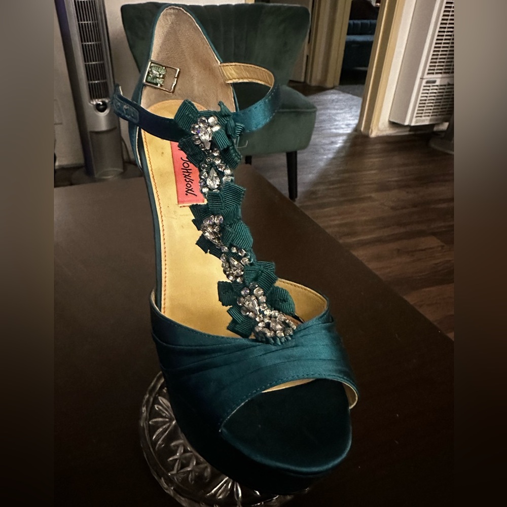 Betsey Johnson high heels shoes